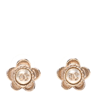 Chanel Pearl CC Flower Earrings Gold 1 of 5