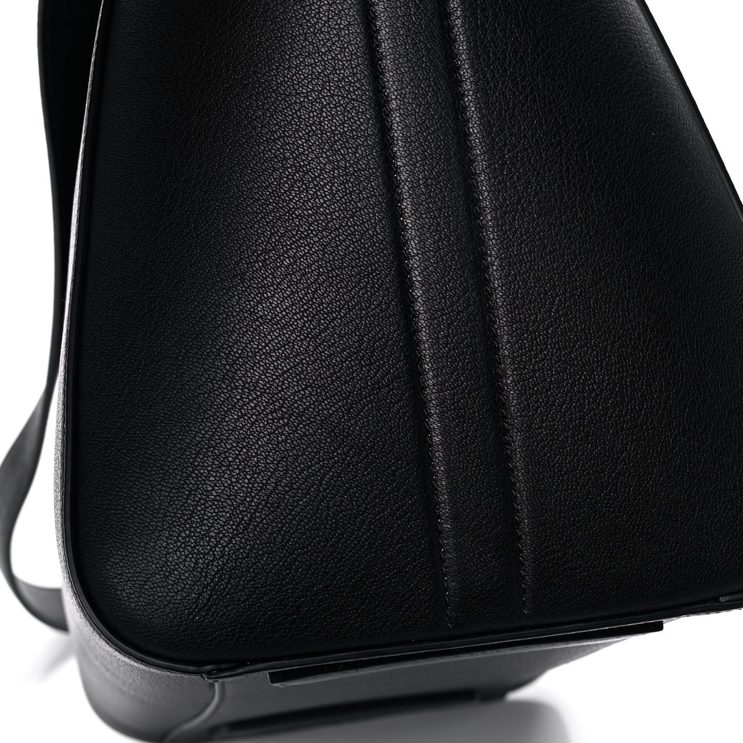 Sugar Goatskin Medium Antigona Black