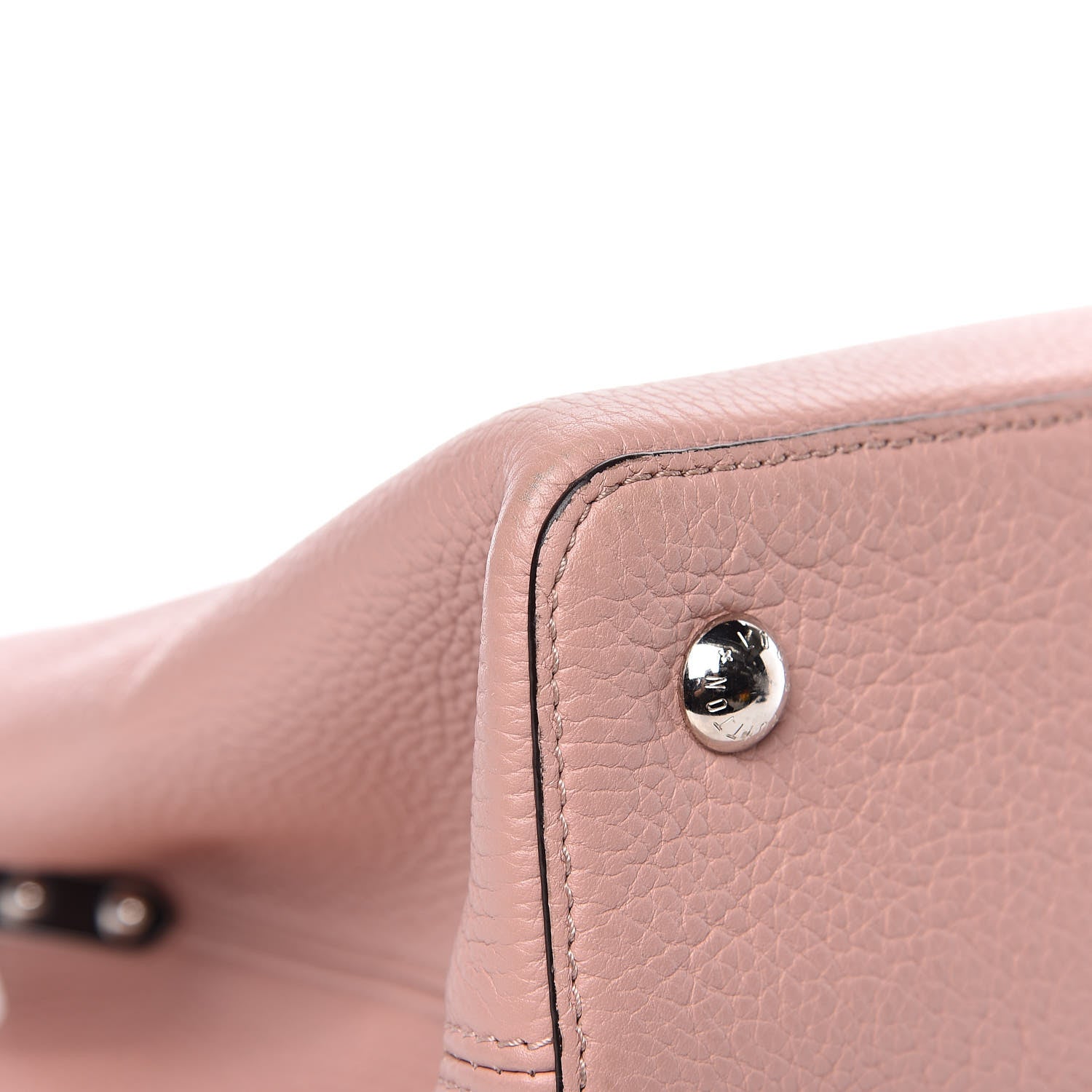 Louis Vuitton Taurillon Capucines MM Magnolia 9 of 12