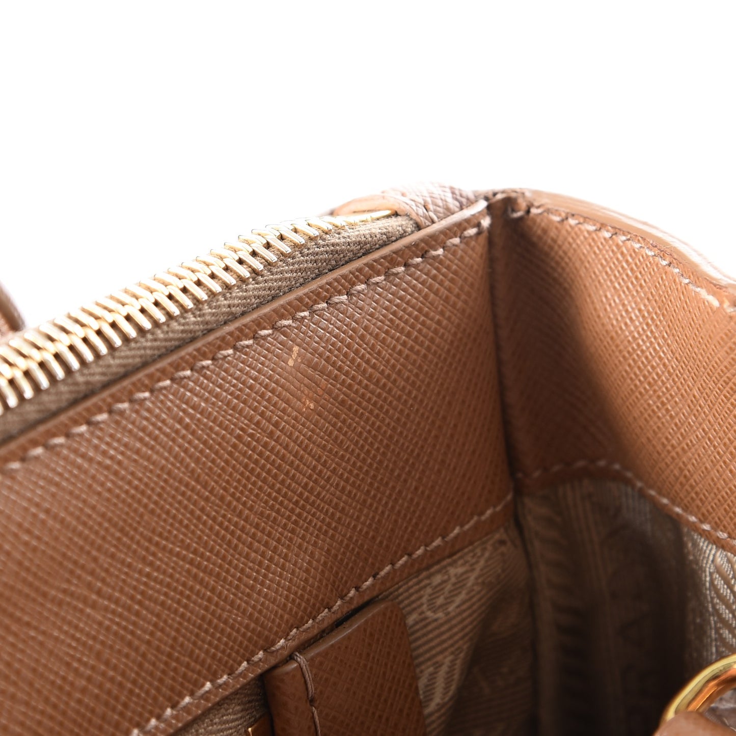 Saffiano Medium Galleria Double Zip Tote Caramel