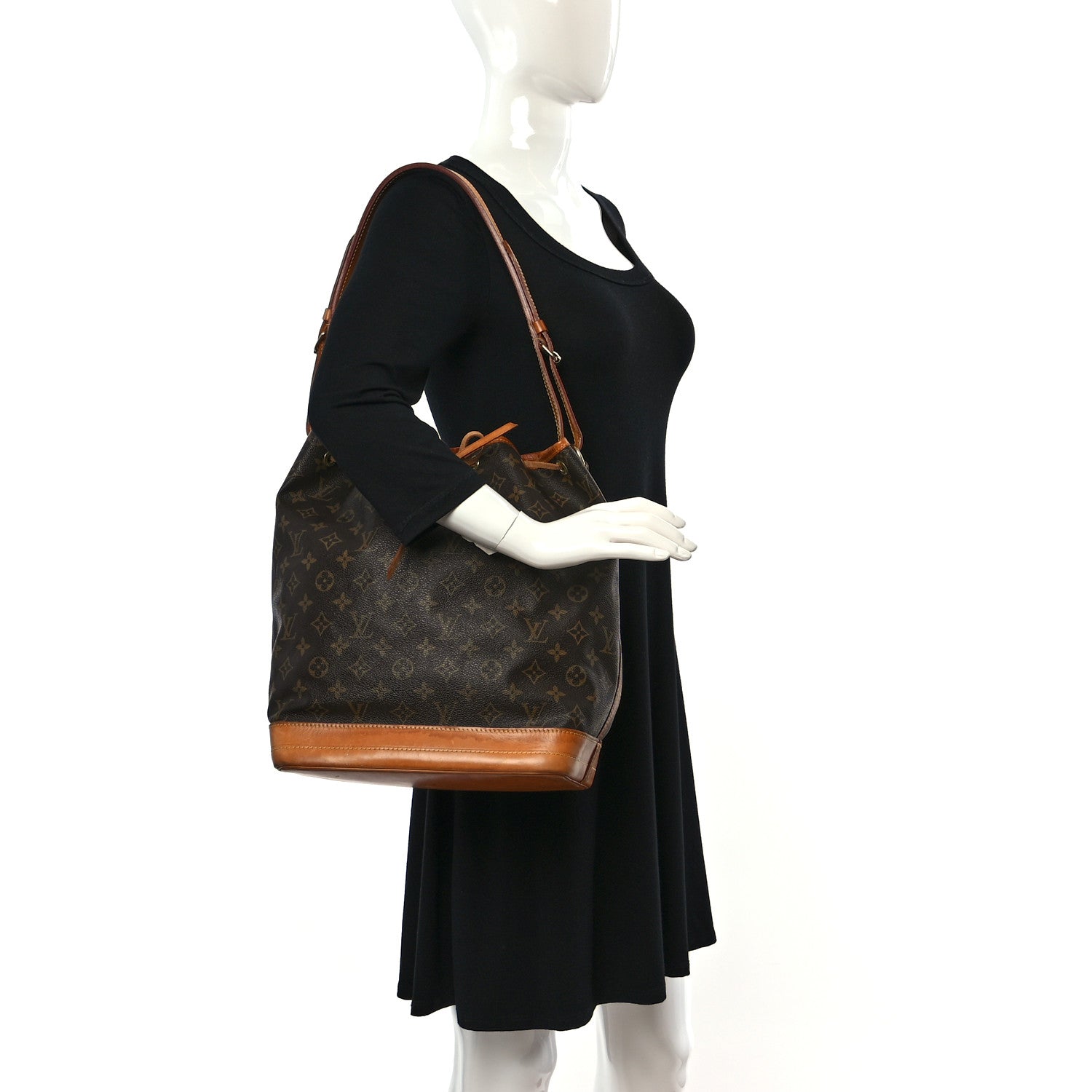 Louis Vuitton Monogram Noe 2 of 20