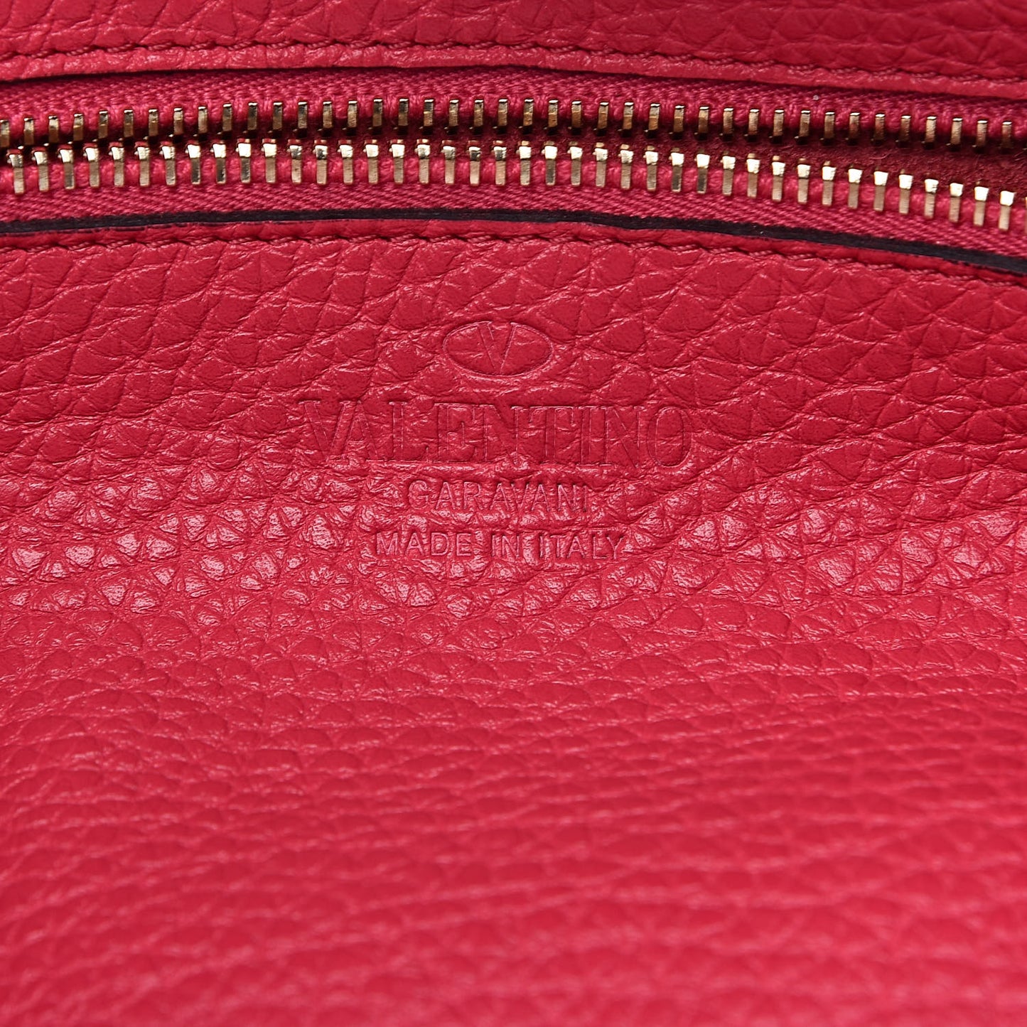 Pebbled Calfskin Medium Rockstud Tote Deep Fuxia