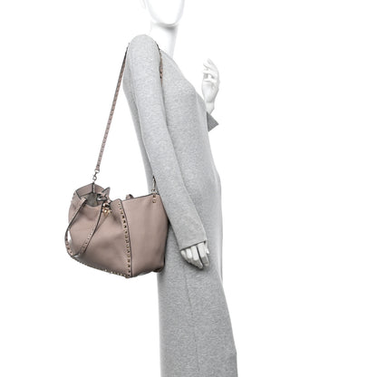 Valentino Garavani Pebbled Calfskin Medium Rockstud Tote Poudre 2 of 10