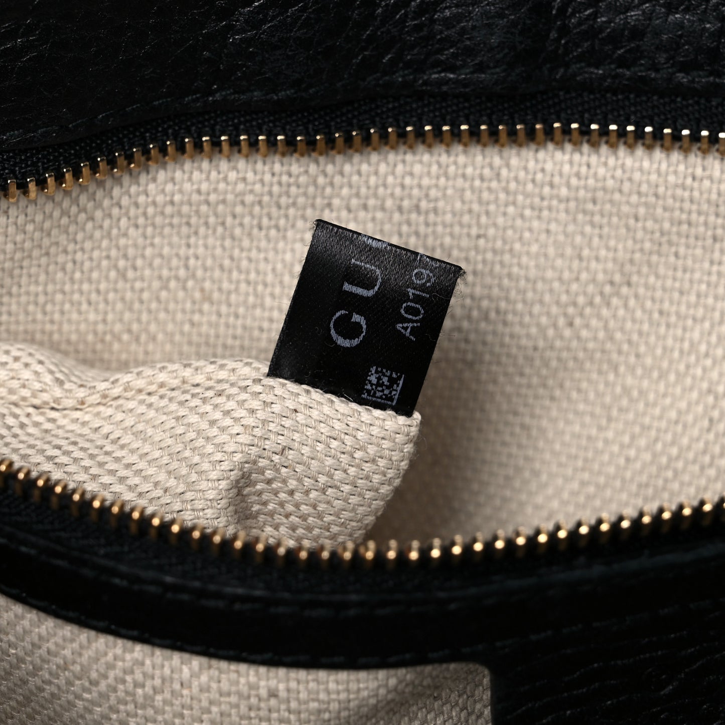 Pebbled Calfskin Medium Soho Flap Crossbody Black