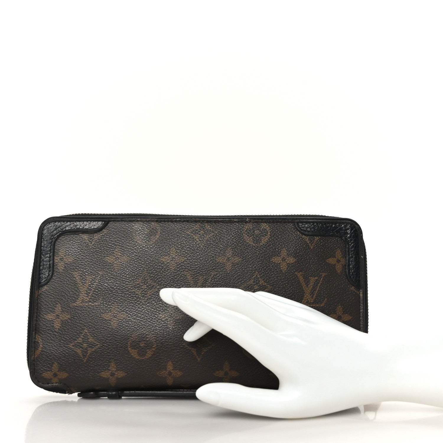 Louis Vuitton Monogram Daily Organizer Black 3 of 11