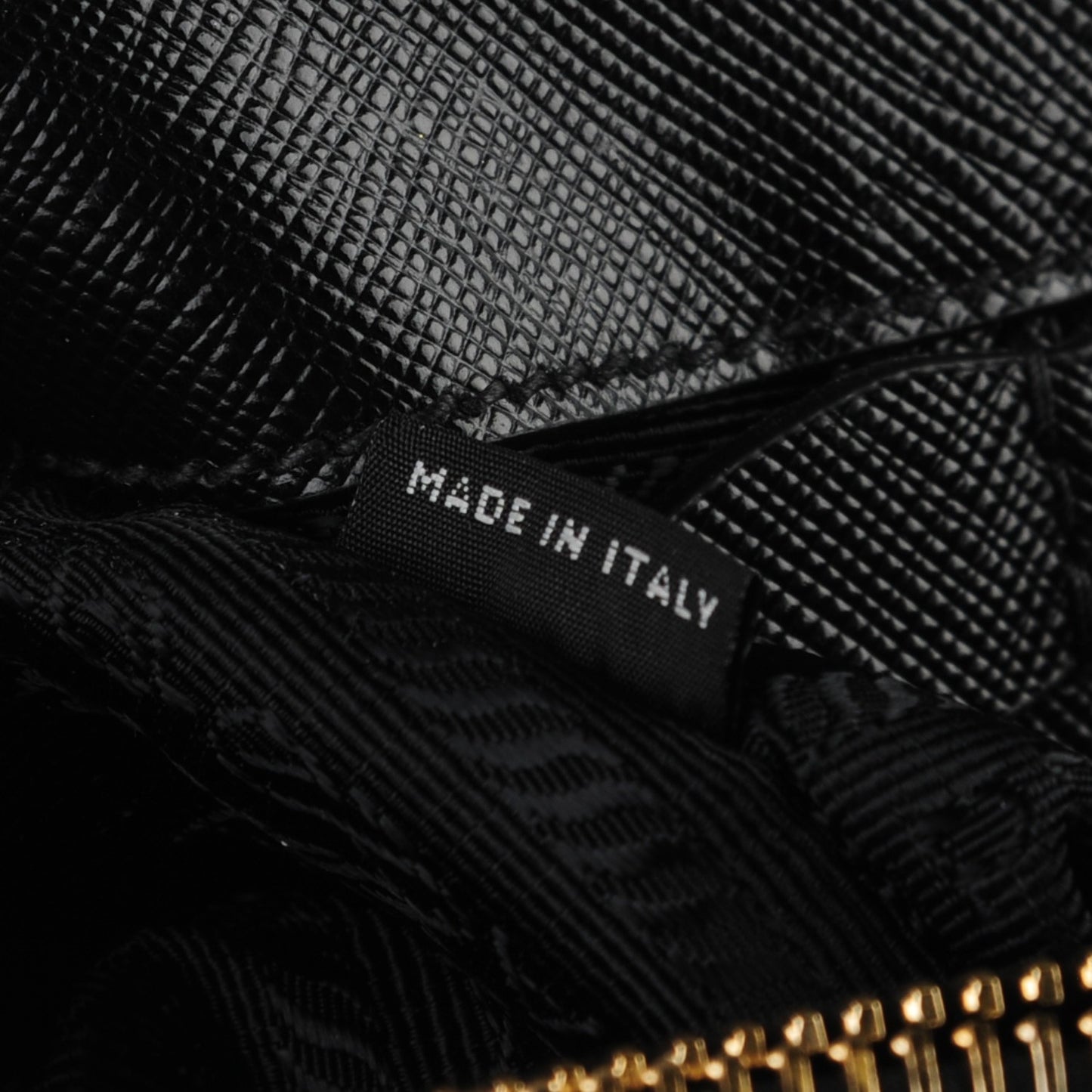 Saffiano Large Galleria Double Zip Tote Black