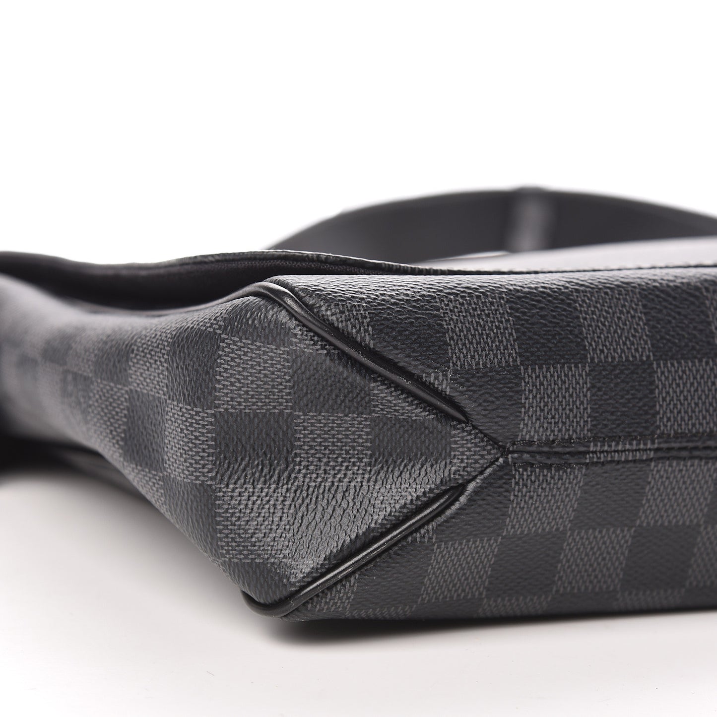 Damier Graphite District MM