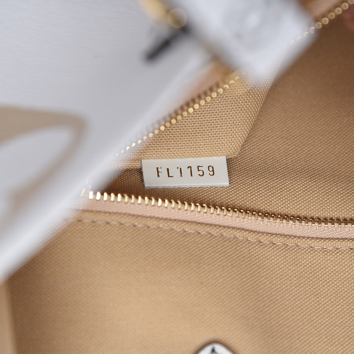 Monogram Giant Onthego GM Kaki Beige