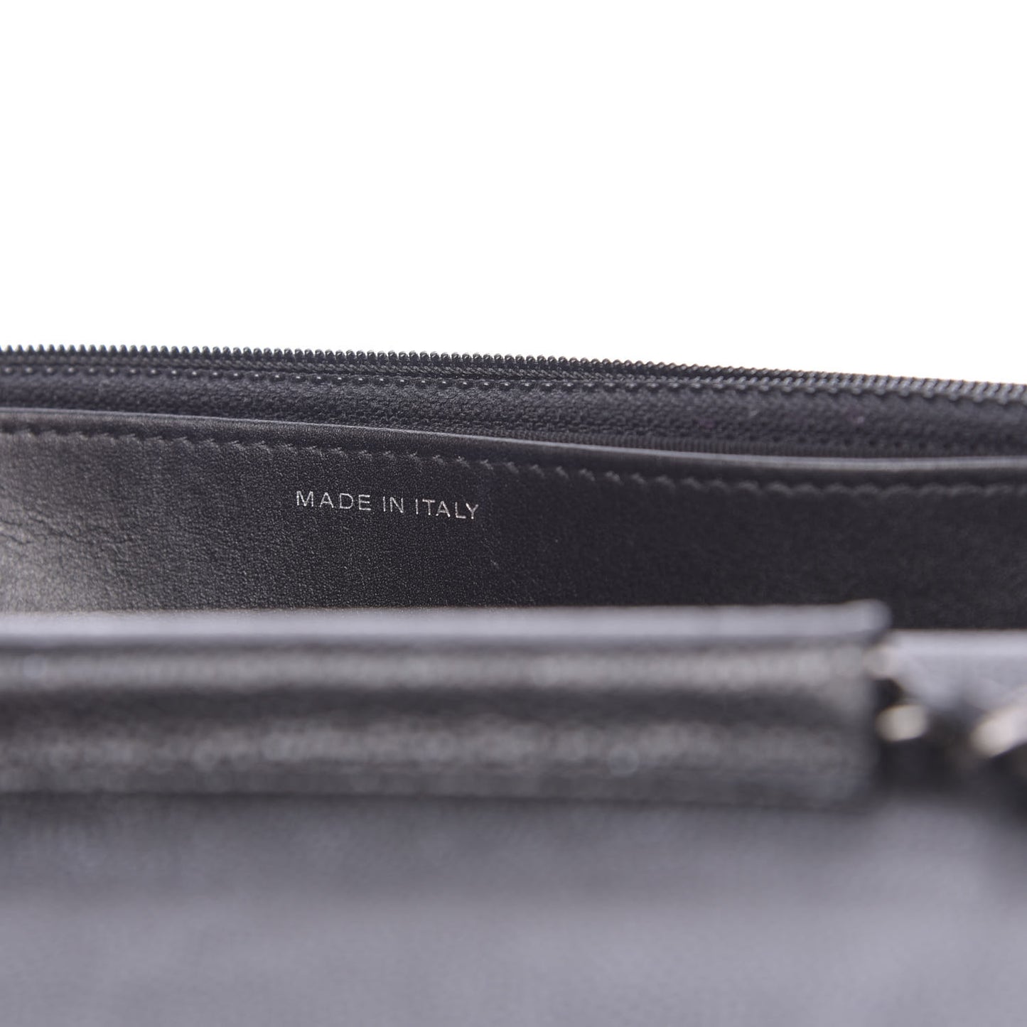 Iridescent Caviar Quilted Wallet On Chain WOC Black