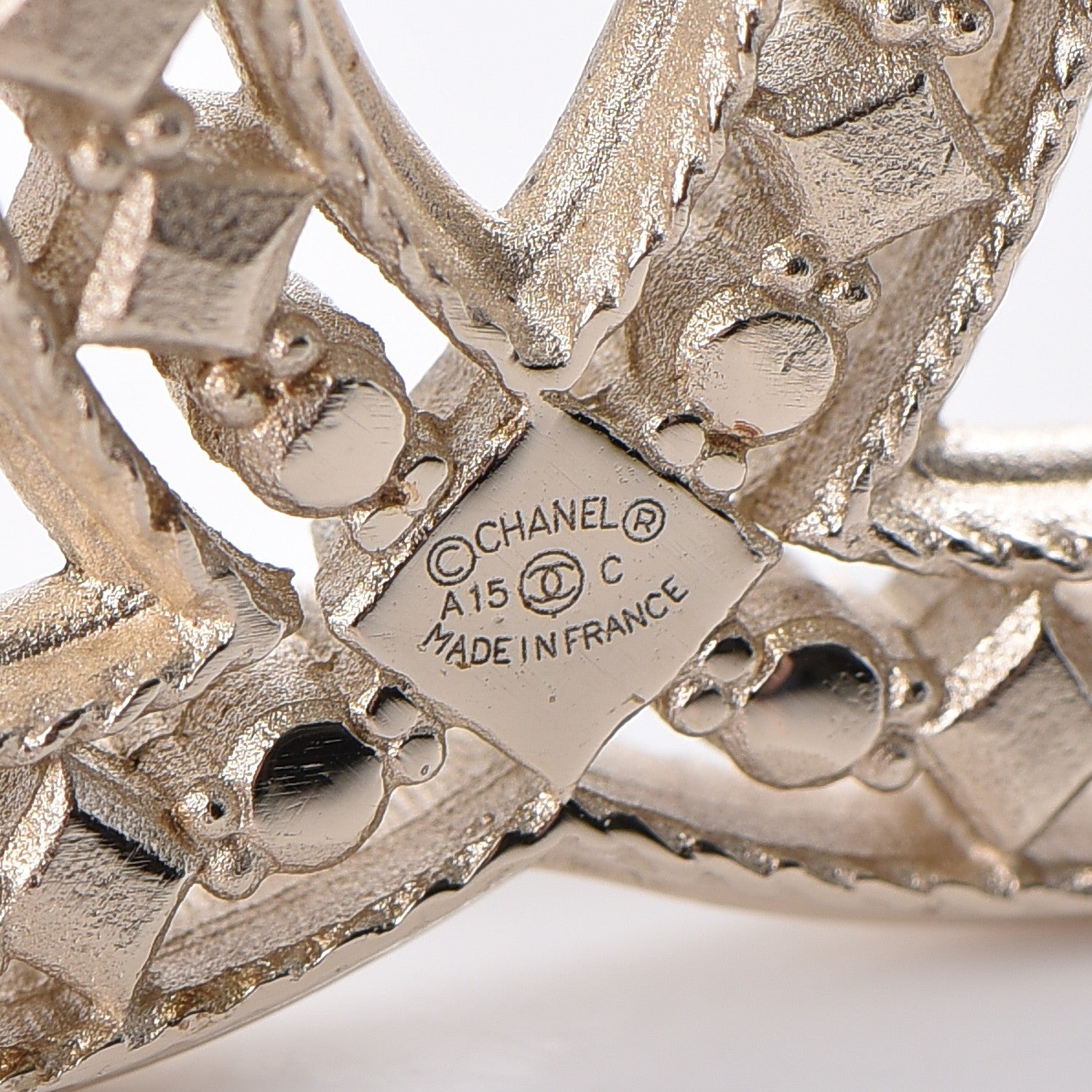 Chanel CC Brooch Light Gold 4 of 5