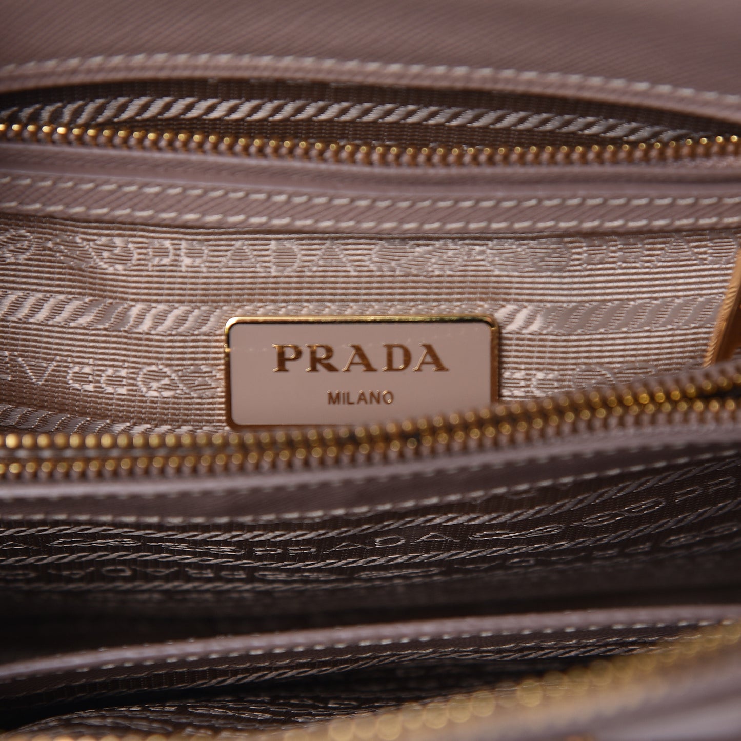 Saffiano Lux Small Promenade Tote Cammeo