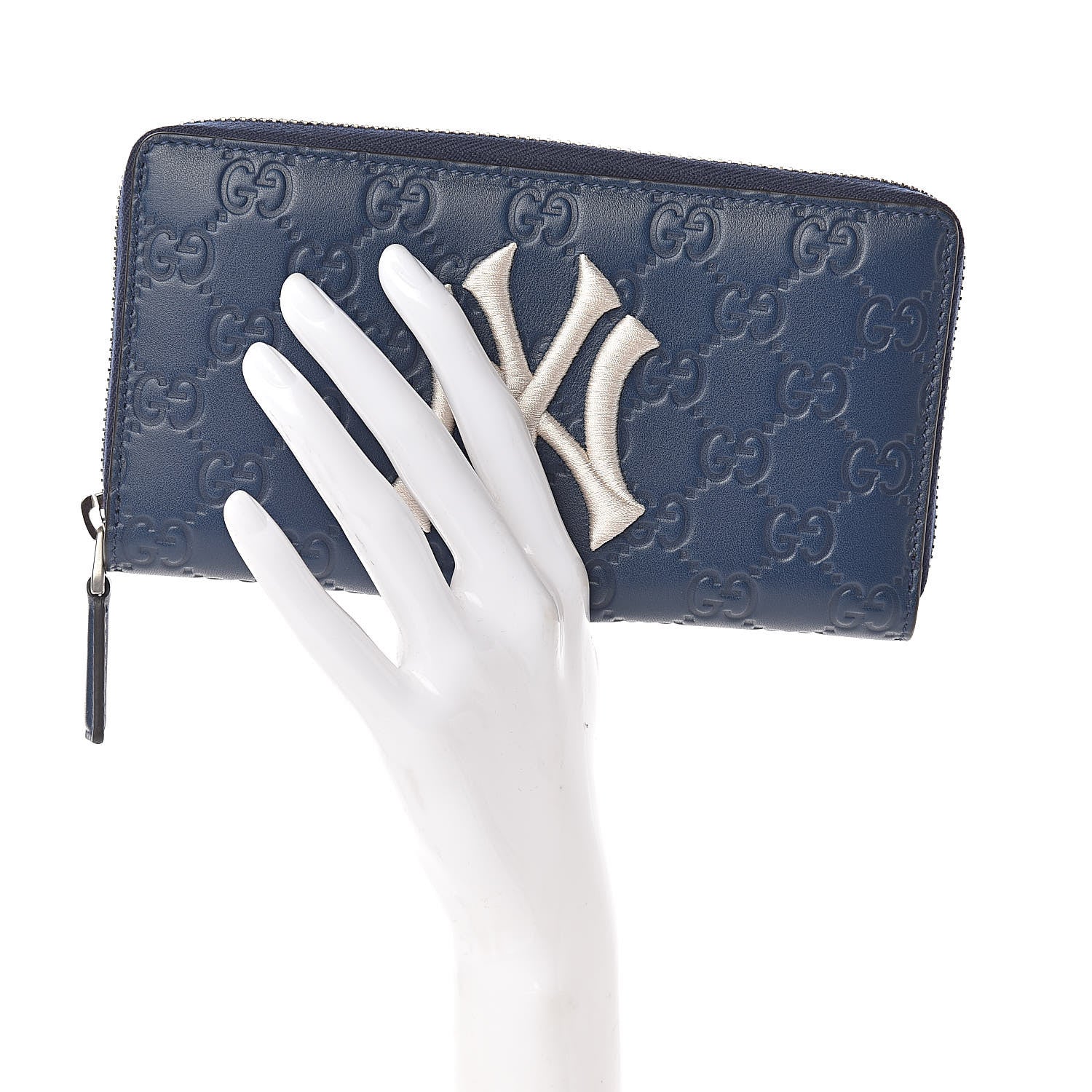 Gucci X MLB Guccissima Signature NY Yankees Embroidered Zip Around Wallet Royale Ivory 2 of 8