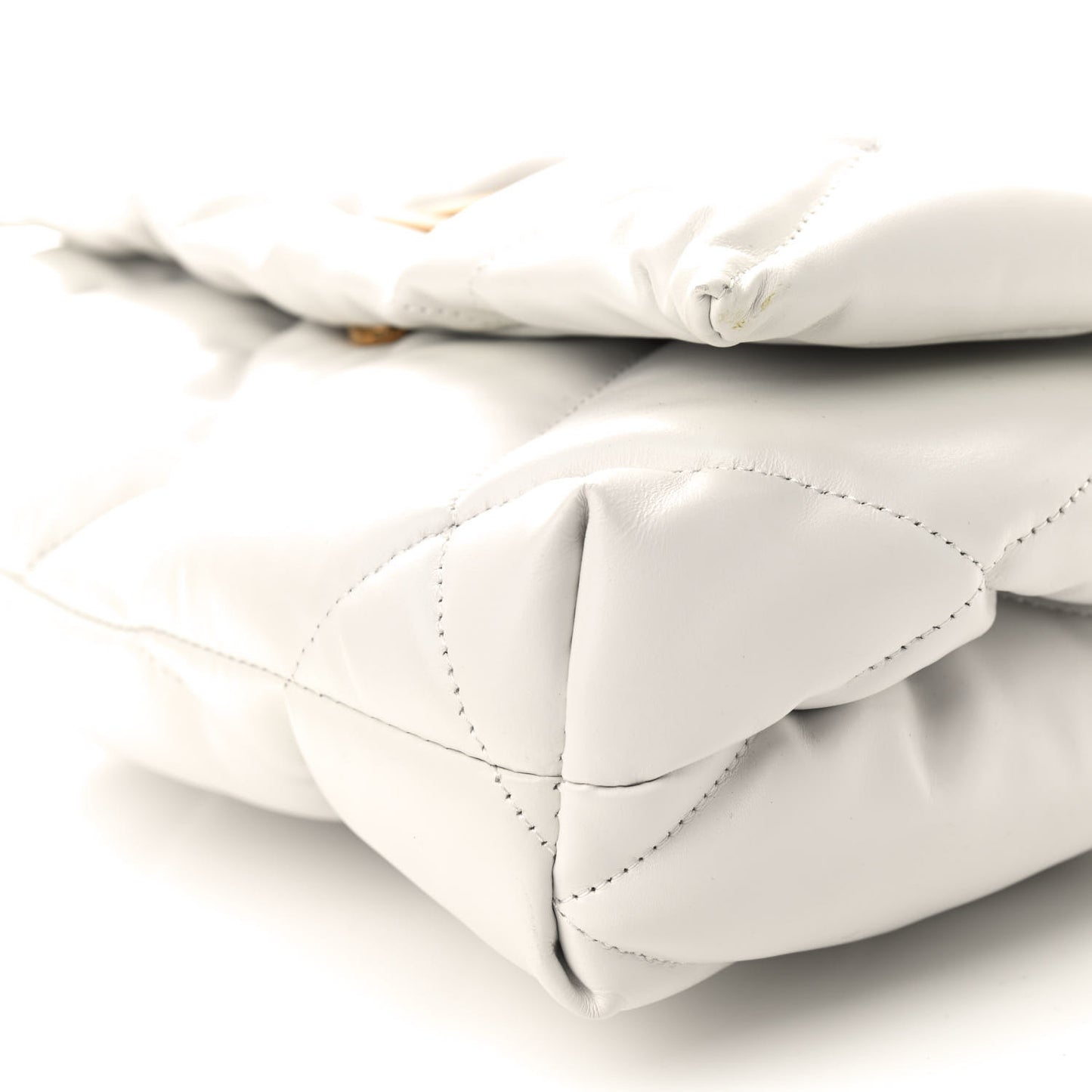 Nappa Calfskin Quilted Touch B Puffy Clutch White