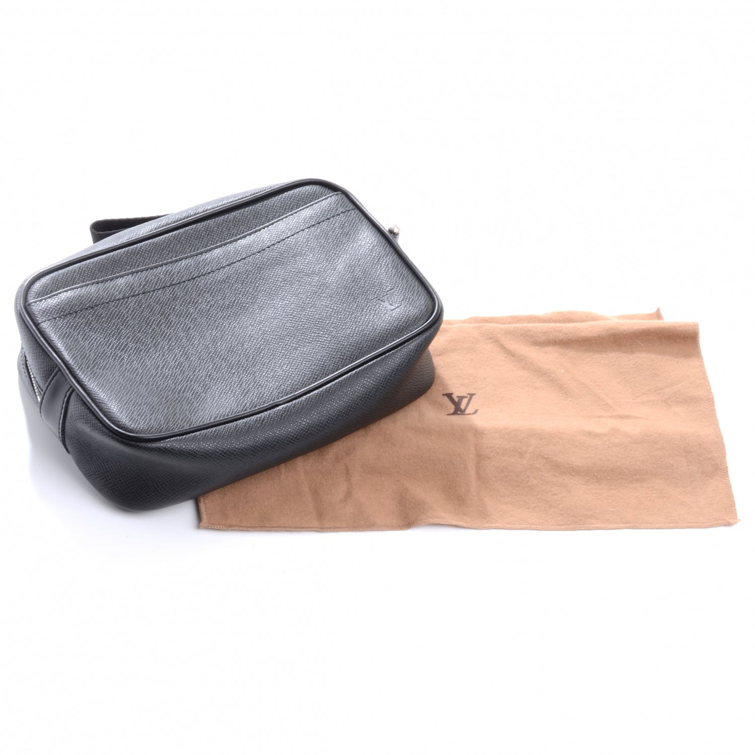 Louis Vuitton Taiga Kaluga Toiletry Pouch 3 of 6