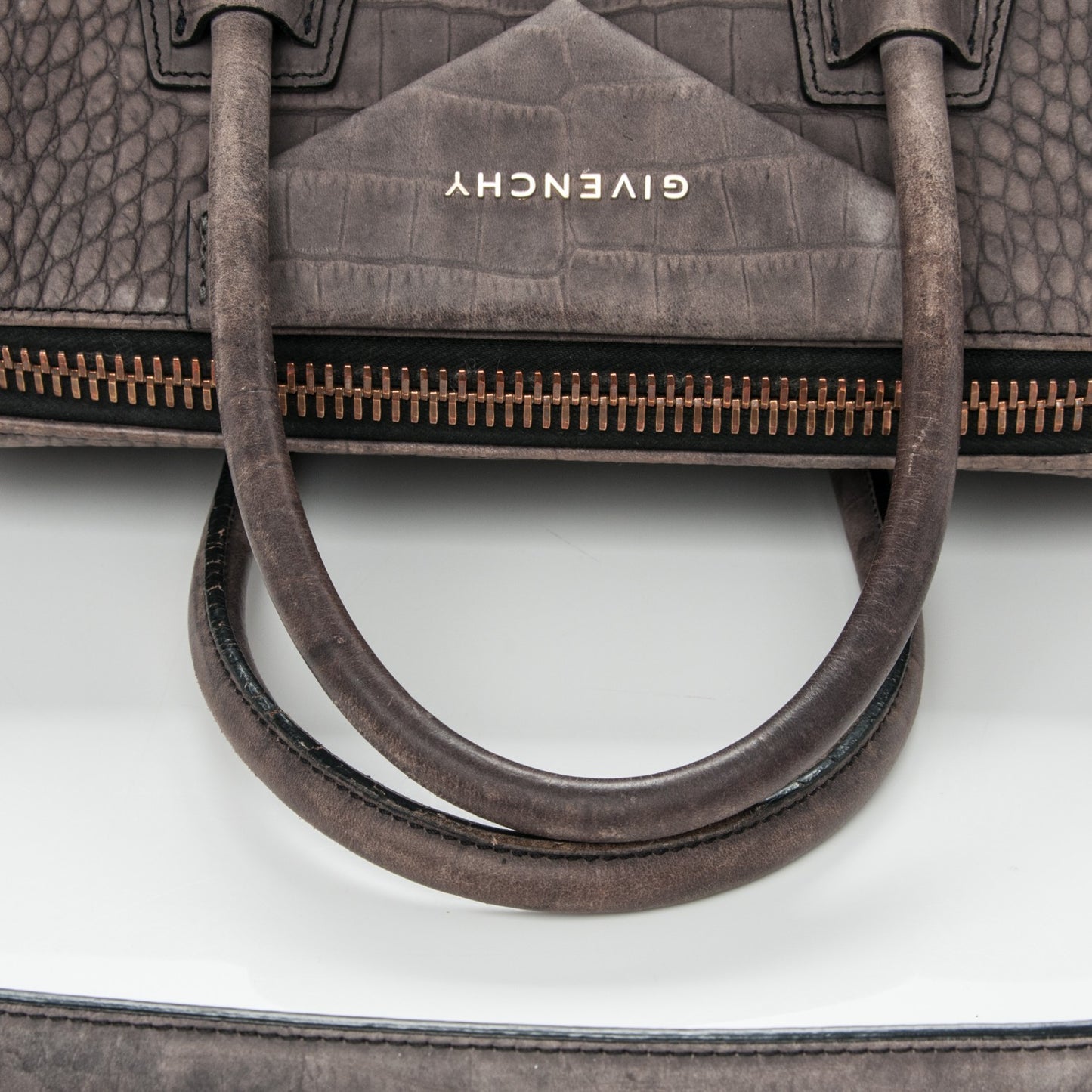 Nubuck Crocodile Embossed Medium Antigona Washed Black