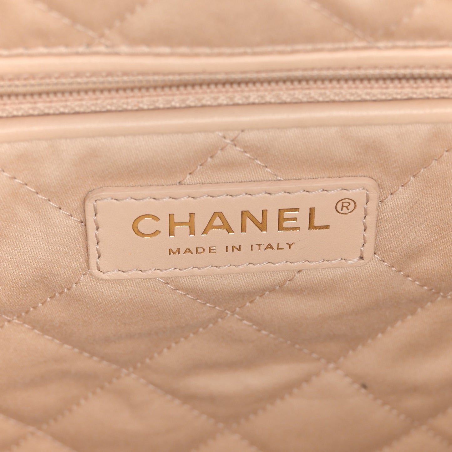 Shiny Calfskin Quilted Chanel 22 White