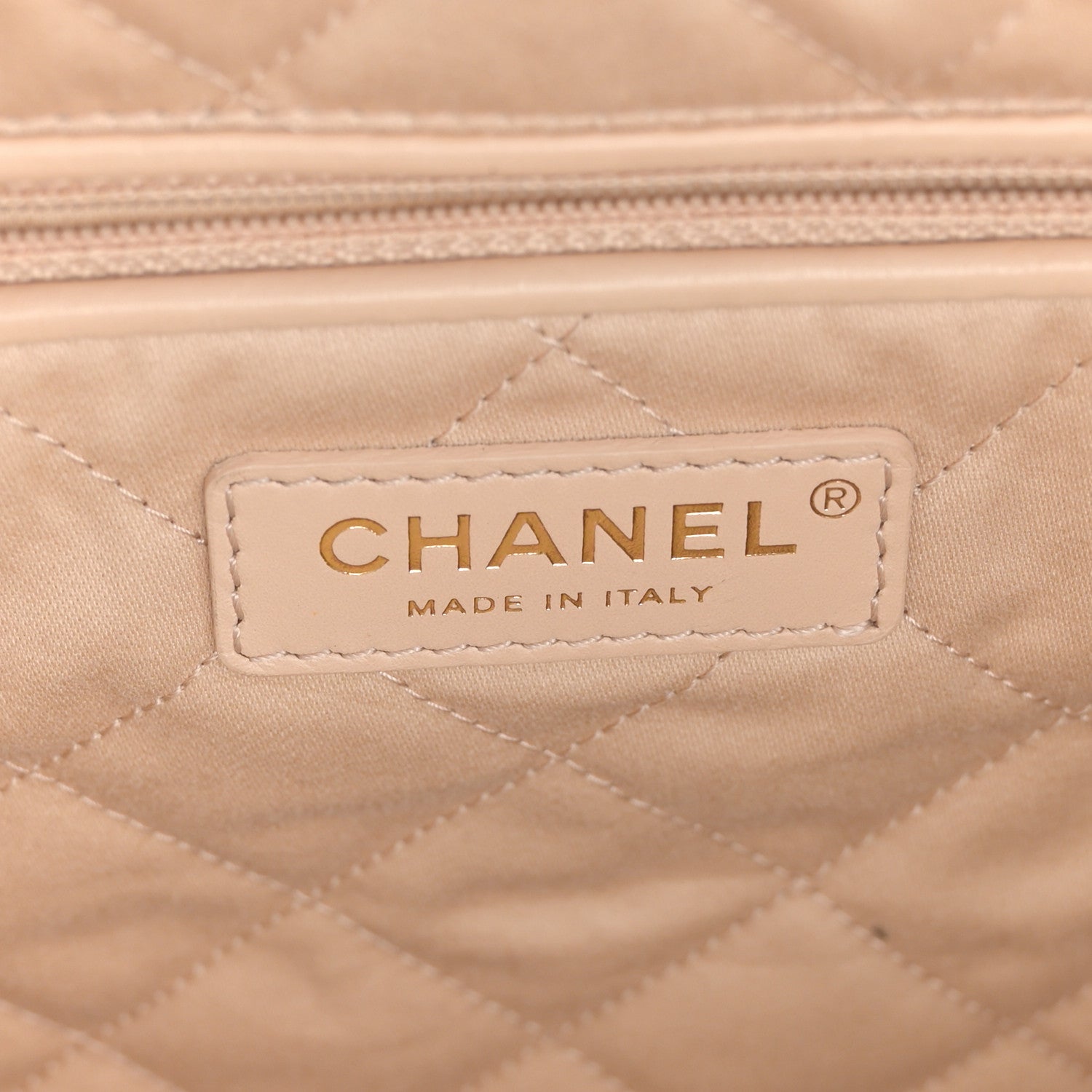 Chanel Shiny Calfskin Quilted Chanel 22 White 7 of 12