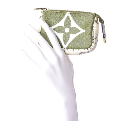 Louis Vuitton Monogram Giant Micro Pochette Accessories Kaki White 2 of 7