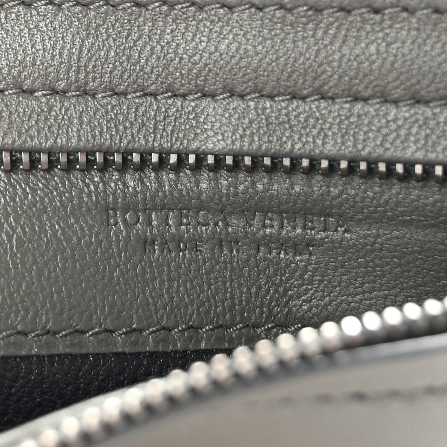 Nappa Intrecciato Zip Card Holder Grey