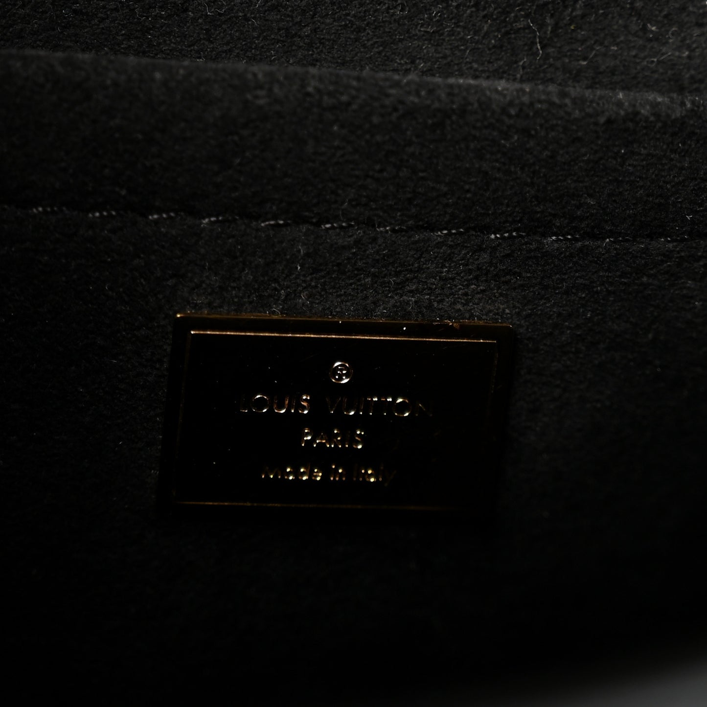 Vernis Epi Monogram Spring Street Black
