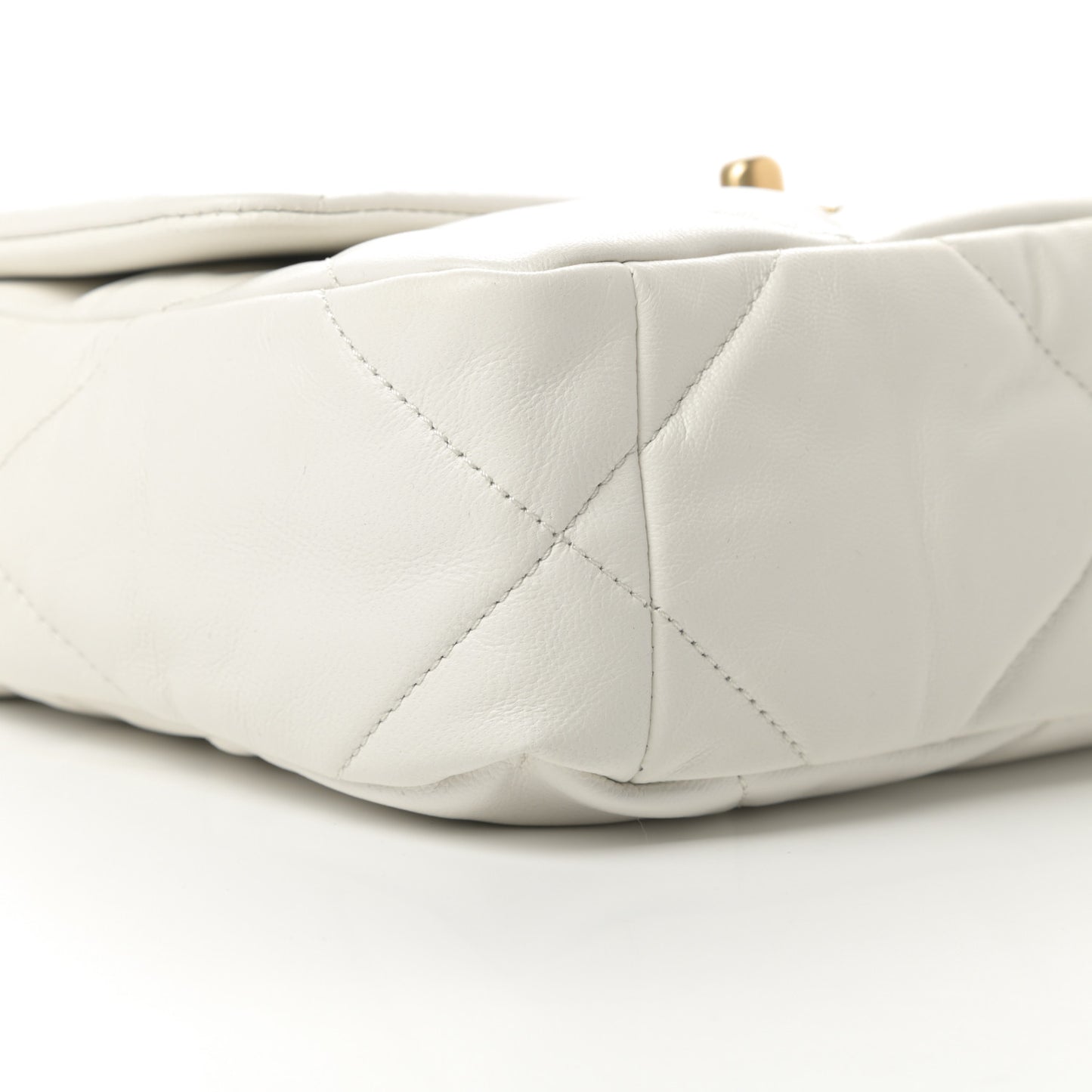Lambskin Quilted Medium Chanel 19 Flap White
