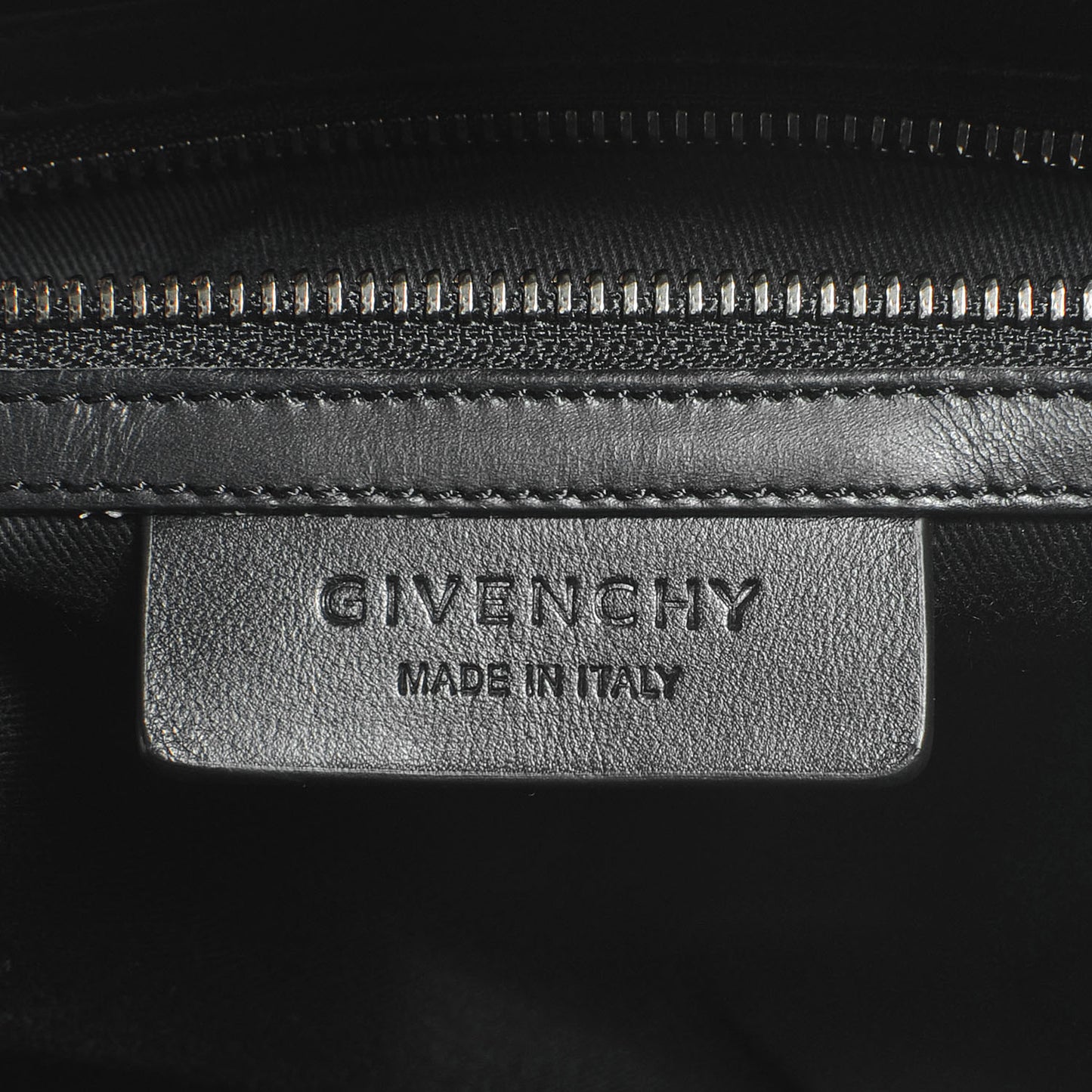 Shiny Lord Calfskin Medium Antigona Black