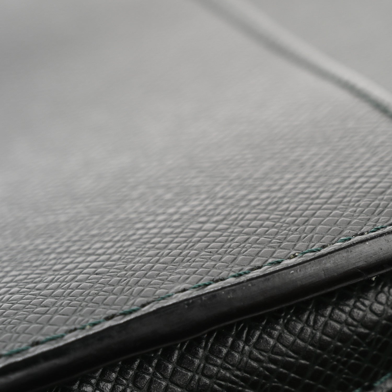 Louis Vuitton Taiga Baikal Pochette Epicea 12 of 12