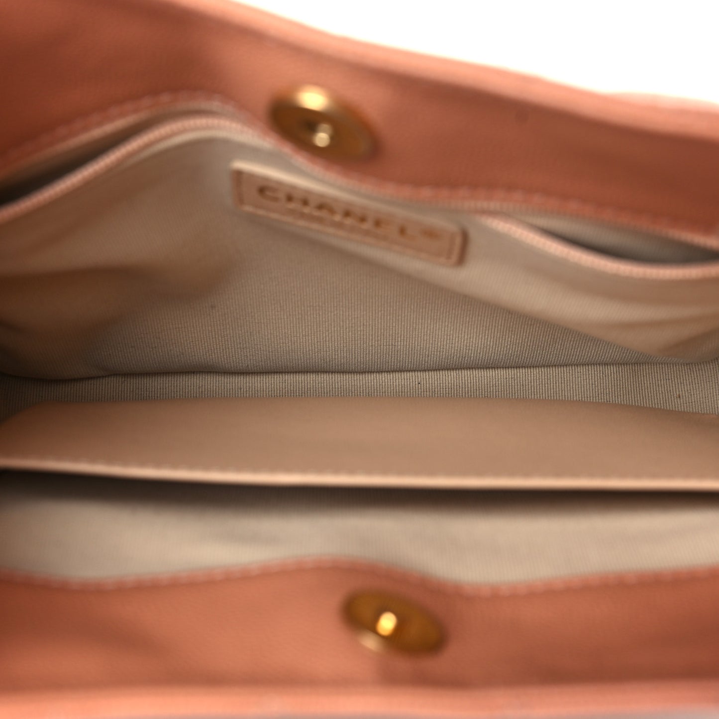 Caviar Quilted Wavy CC Hobo Beige
