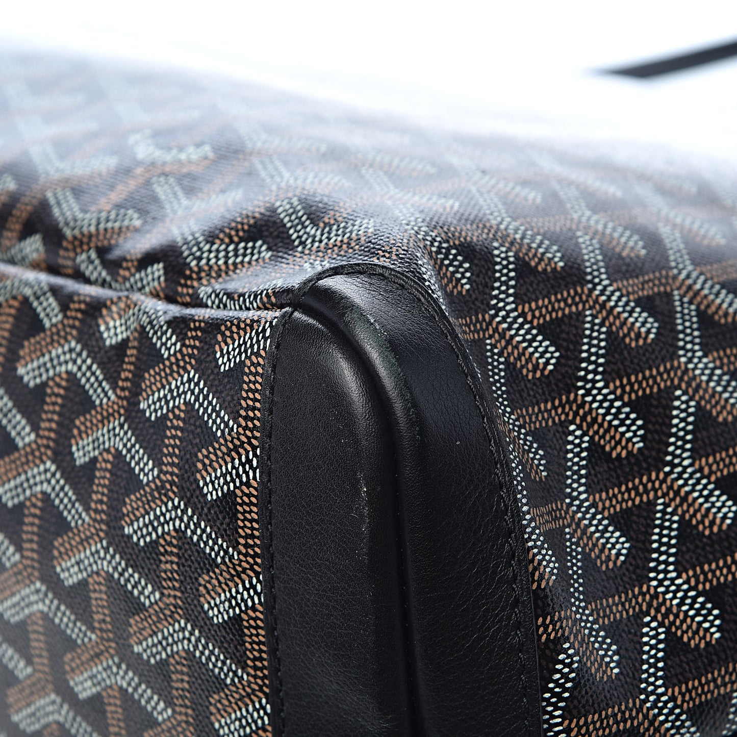Goyardine Artois MM Black