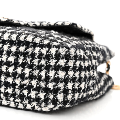 Chanel Tweed Houndstooth Quilted Small Wavy CC Hobo Black White 10 of 11