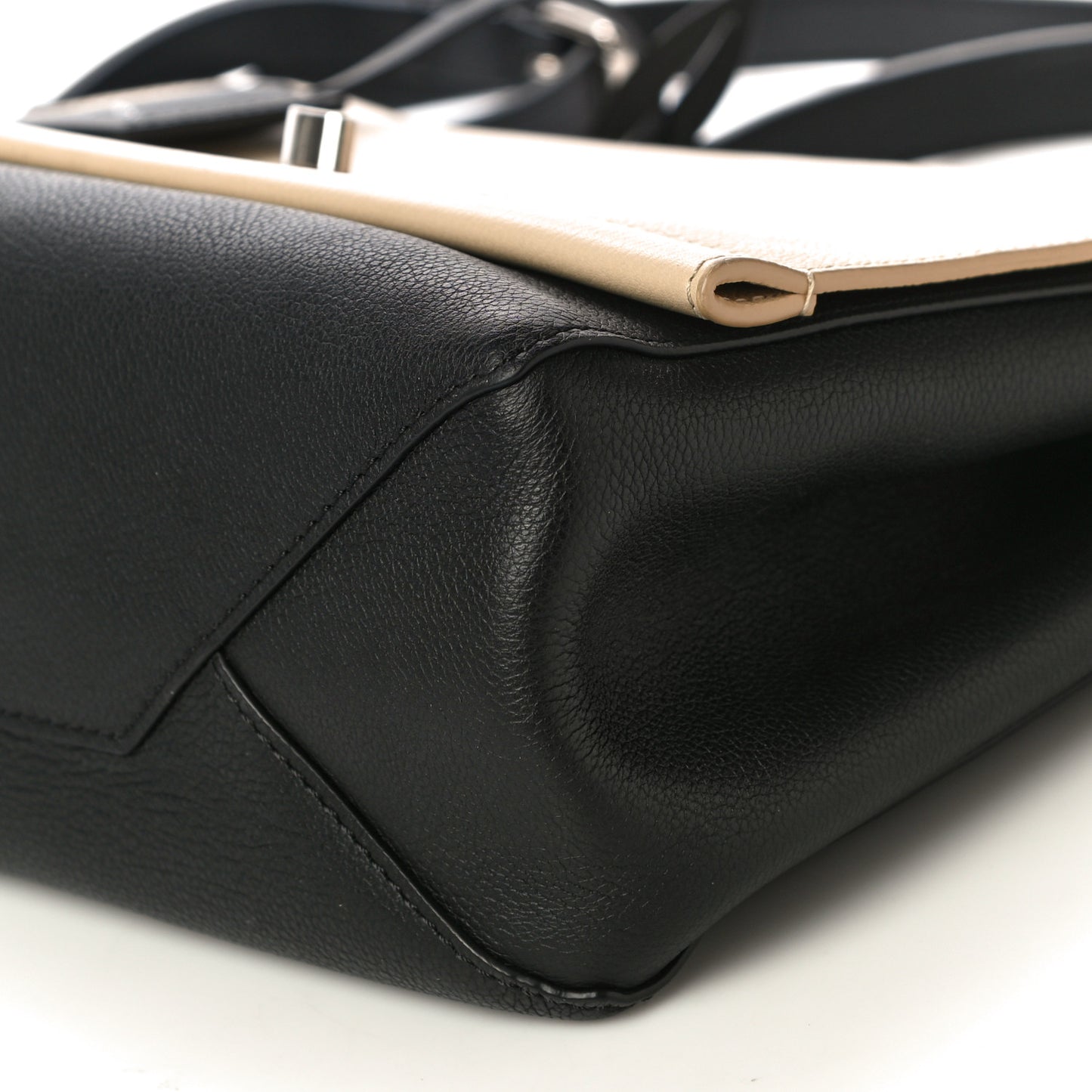 Soft Calfskin Lockme II Top Handle Vanille Black