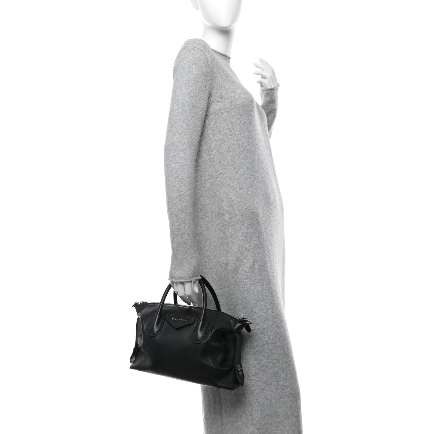 Smooth Calfskin Small Soft Antigona Black