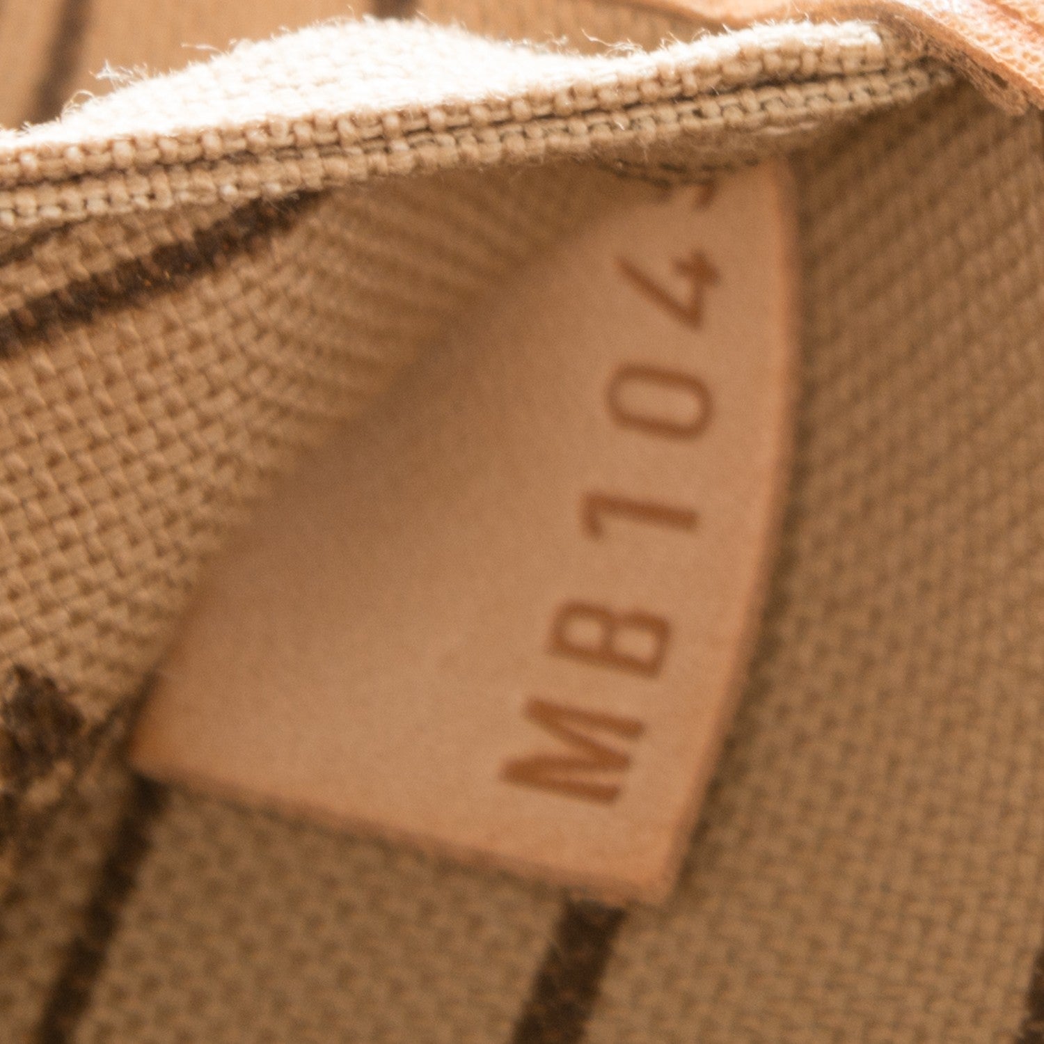 Louis Vuitton Monogram Neverfull MM 8 of 16