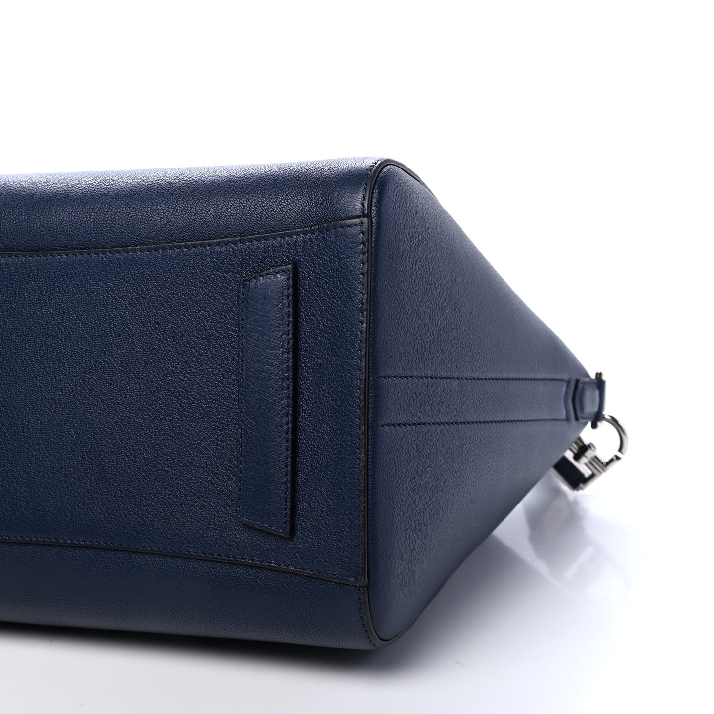 Sugar Goatskin Medium Antigona Navy