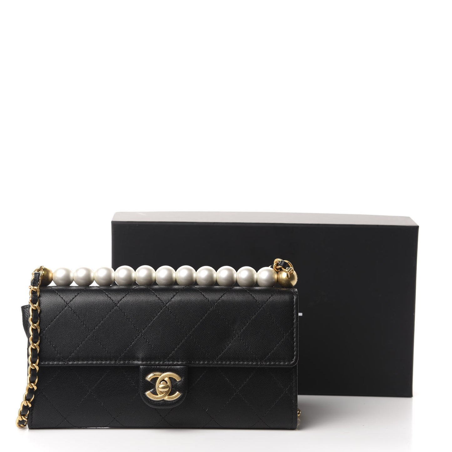 Goatskin Quilted Chic Pearls Clutch With Chain Black