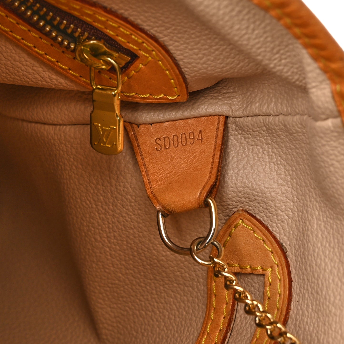 Monogram Petit Bucket 23