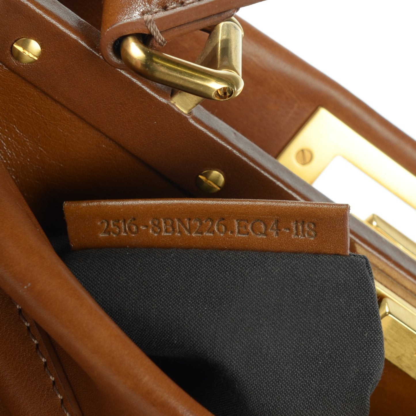 Vitello Saddle Medium Peekaboo Iconic Satchel Siena