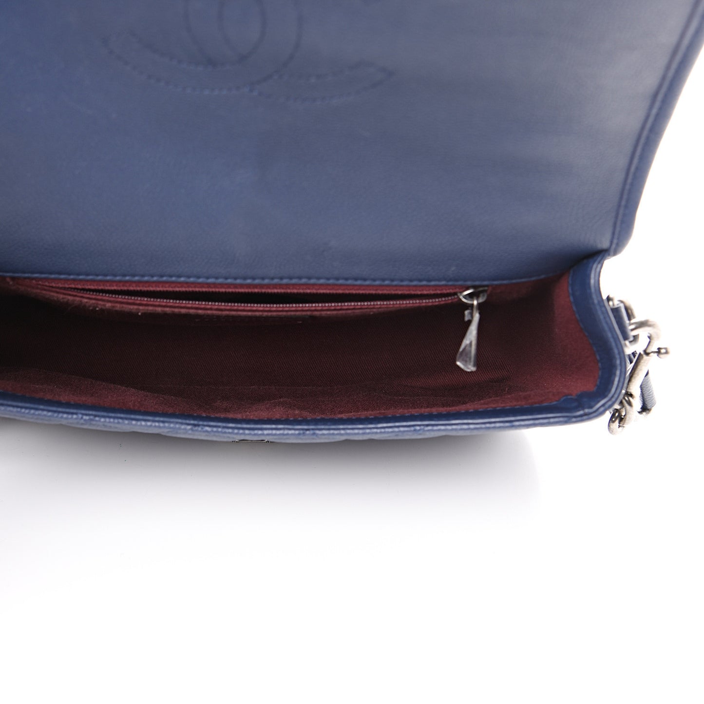 Caviar Iridescent Calfskin Quilted Medium Daily Carry Messenger Navy