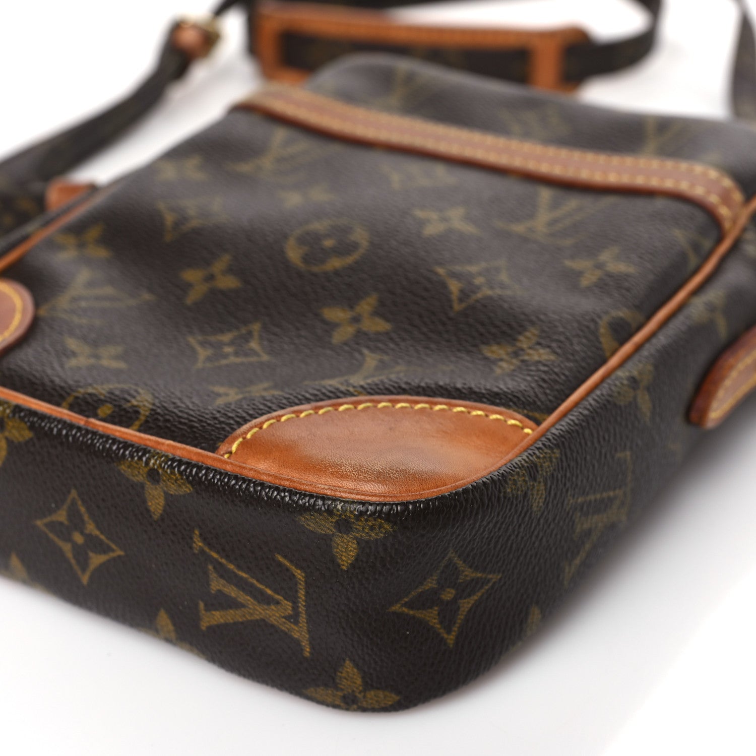 Louis Vuitton Monogram Danube 21 8 of 10