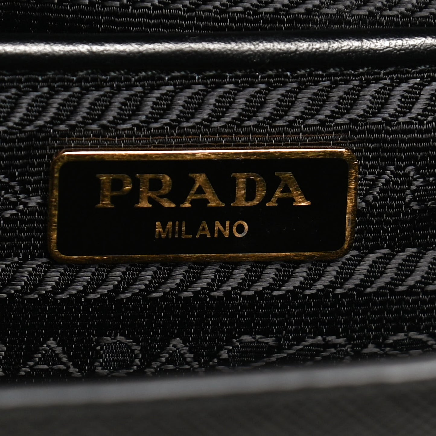 Saffiano Soft Calfskin Chain Crossbody Bag Black
