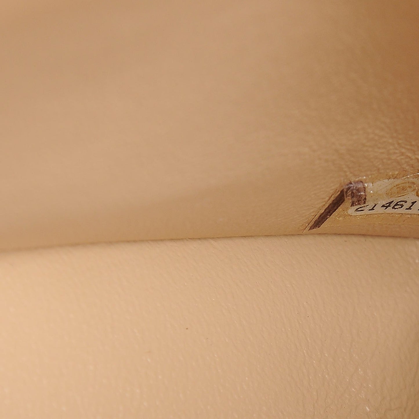 Caviar Quilted Medium Double Flap Beige Clair