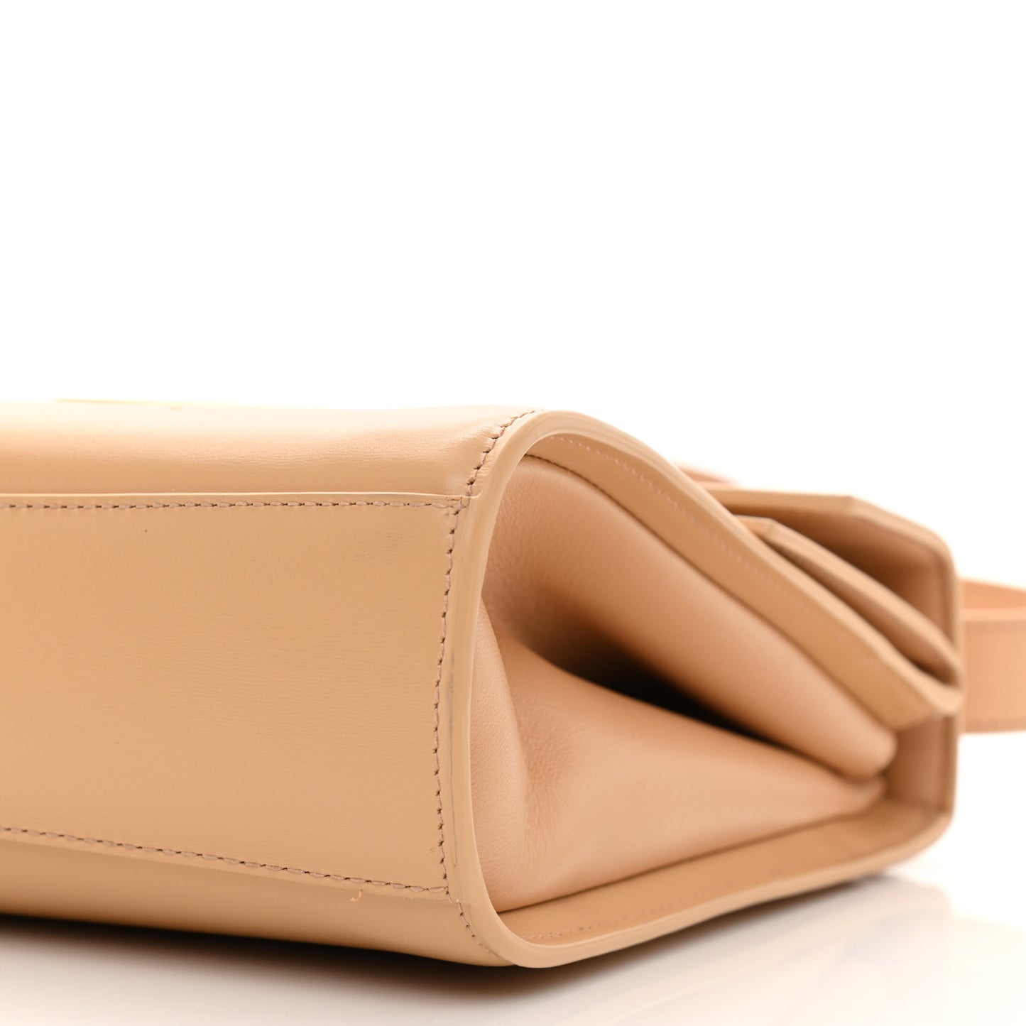Box Calfskin Nappa Clip Bag Almond Gold