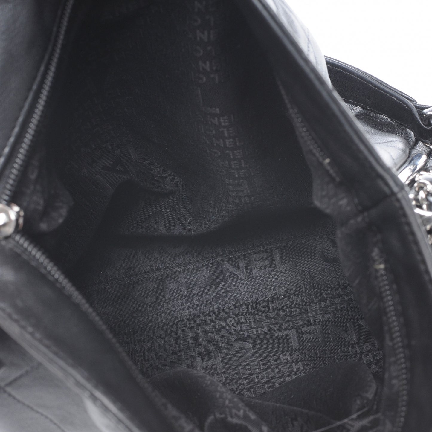 Lambskin Medium Ultimate Soft Tote Black
