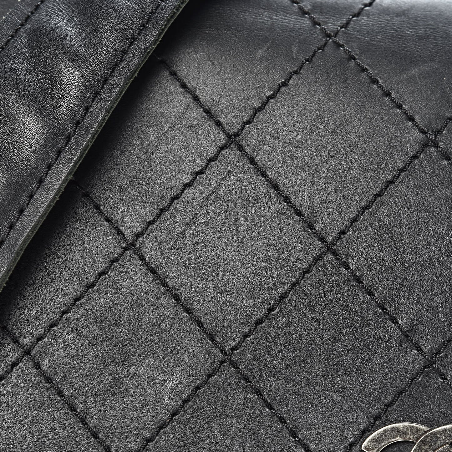 Calfskin Stitched Small Highlander Messenger Black