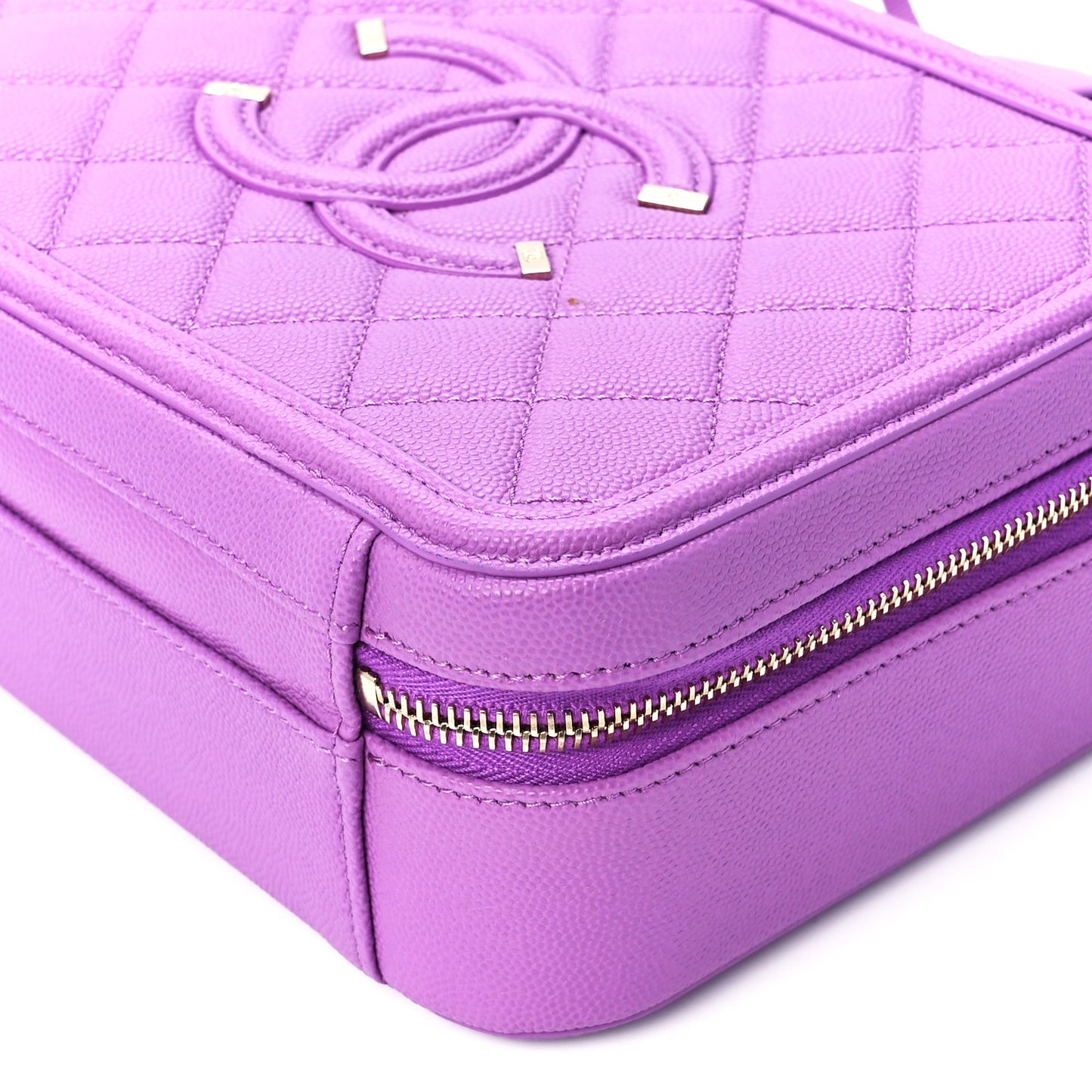 Caviar Quilted Medium CC Filigree Vanity Case Purple
