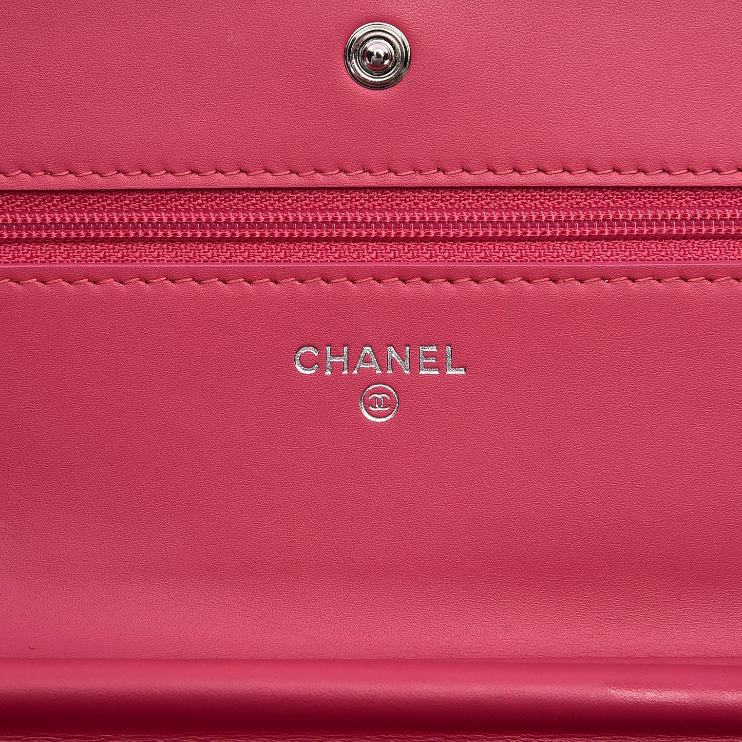 Patent Quilted Wallet On Chain WOC Fuchsia