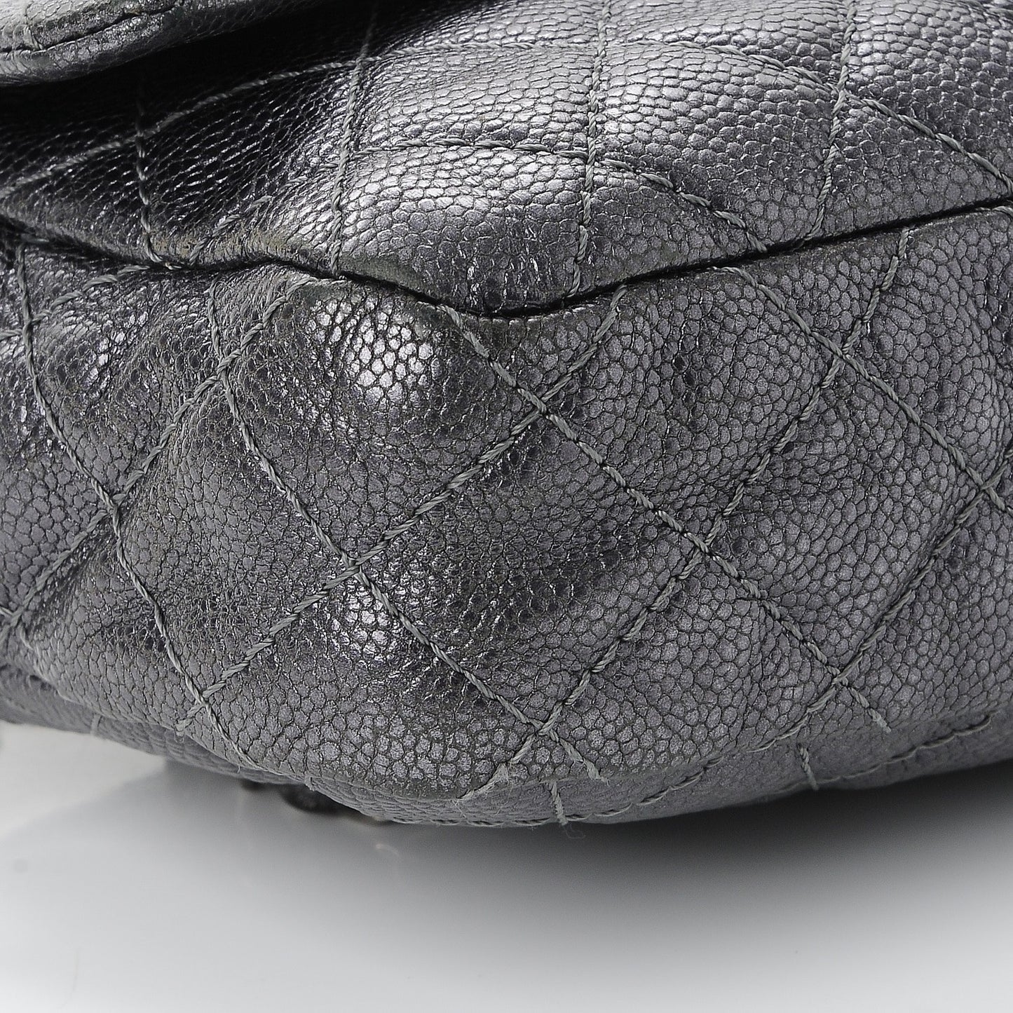 Iridescent Caviar Quilted Small Chic Flap Dark Silver