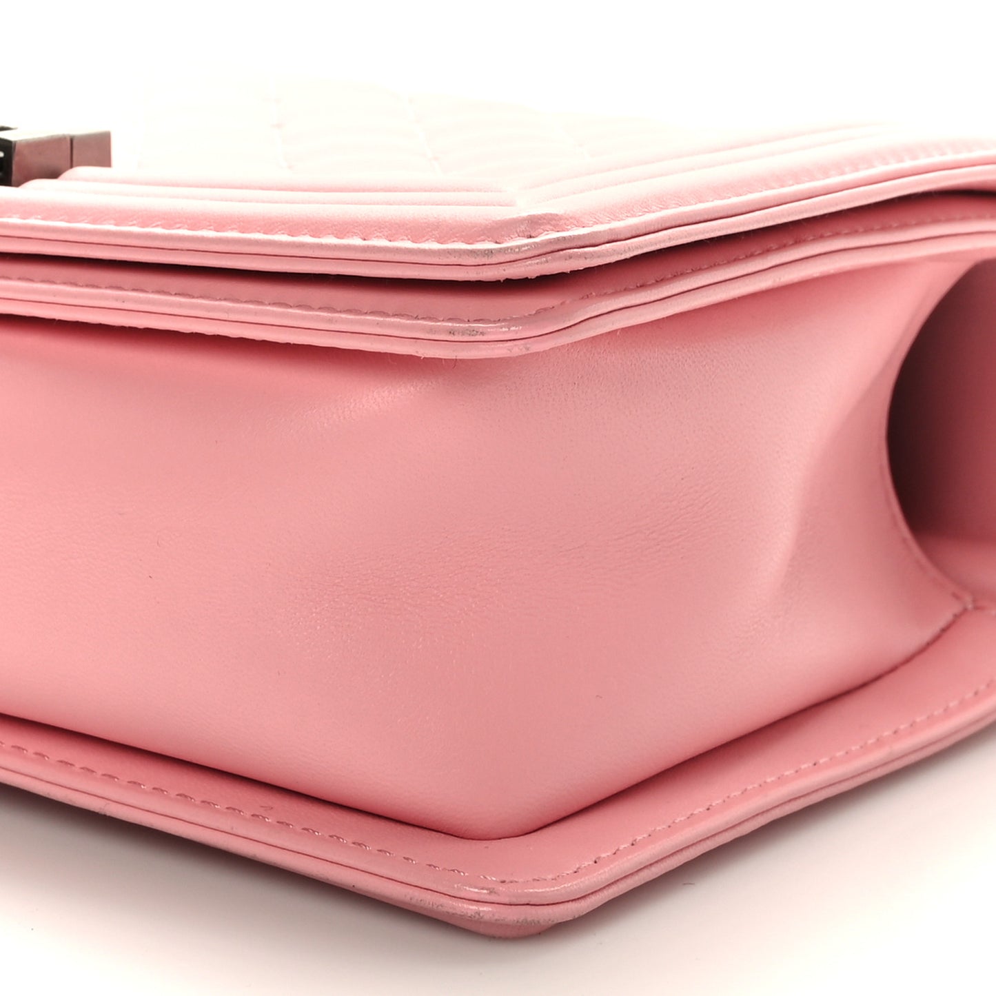 Lambskin Quilted Medium Boy Flap Light Pink