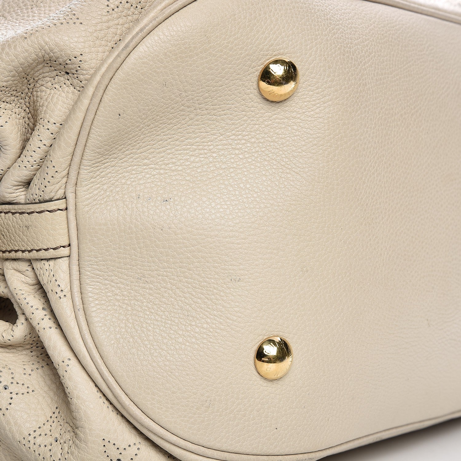Louis Vuitton Mahina XL Gris 14 of 15