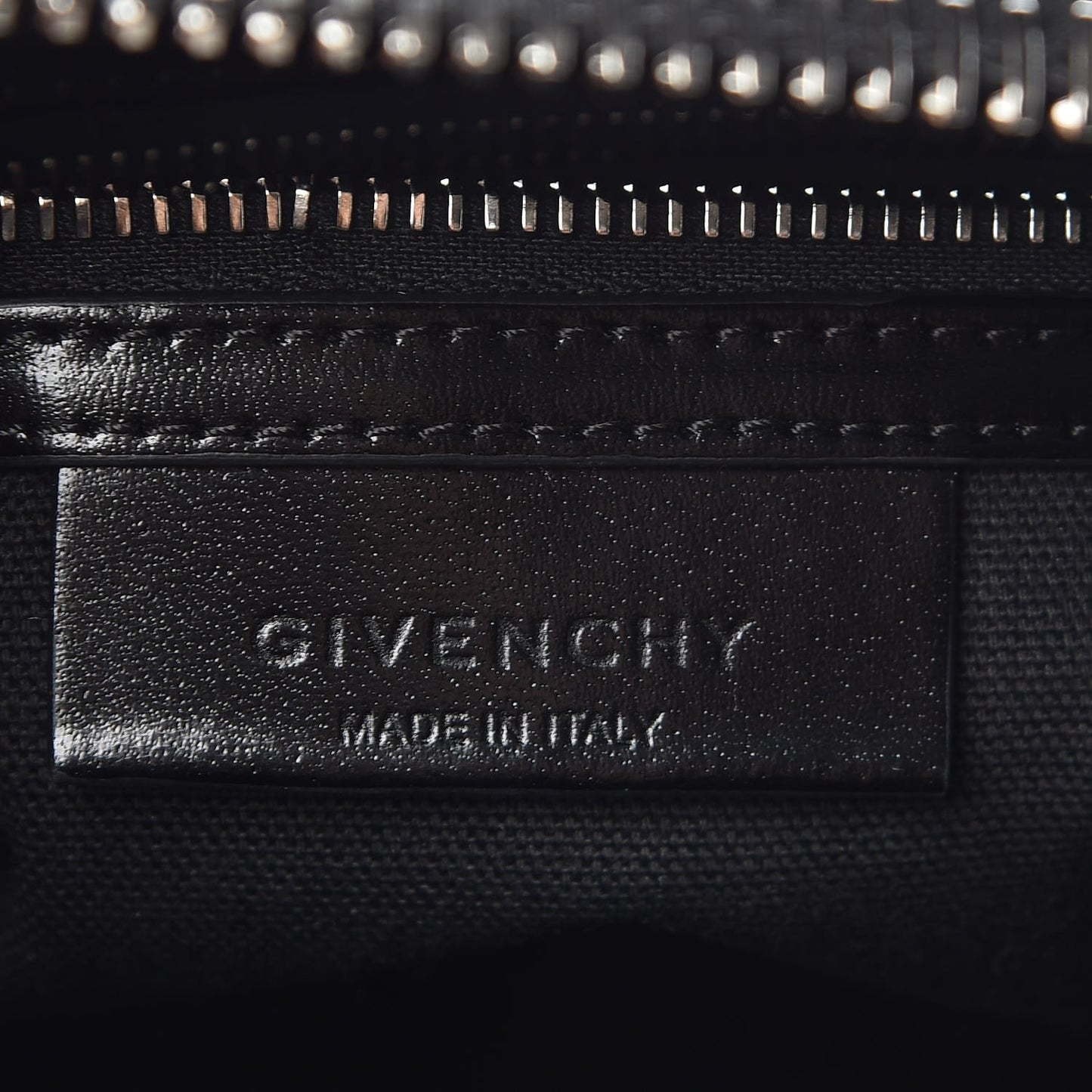 Shiny Lord Calfskin Small Antigona Black
